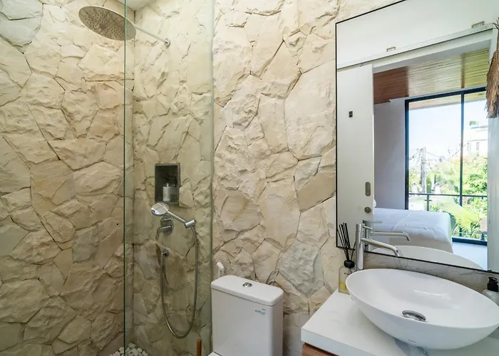 Modern 3br Seminyak, Location